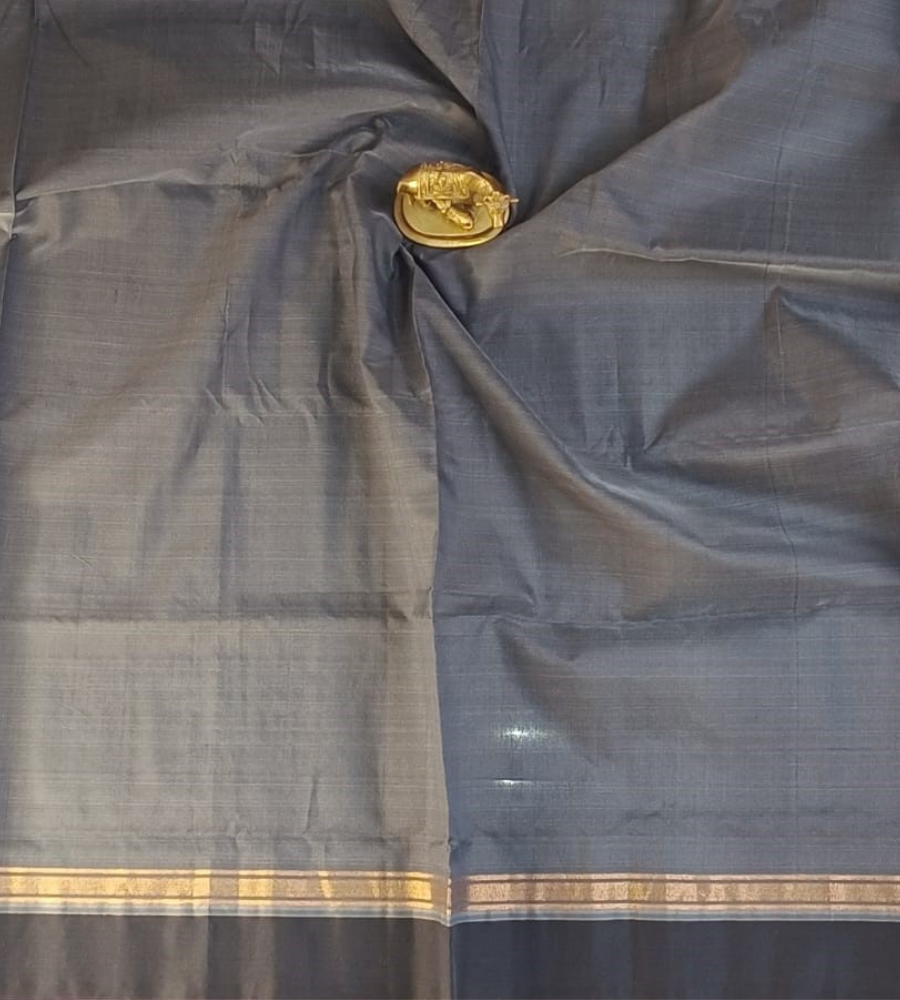 Pastel Grey Gadwal cotton Fancy Border saree