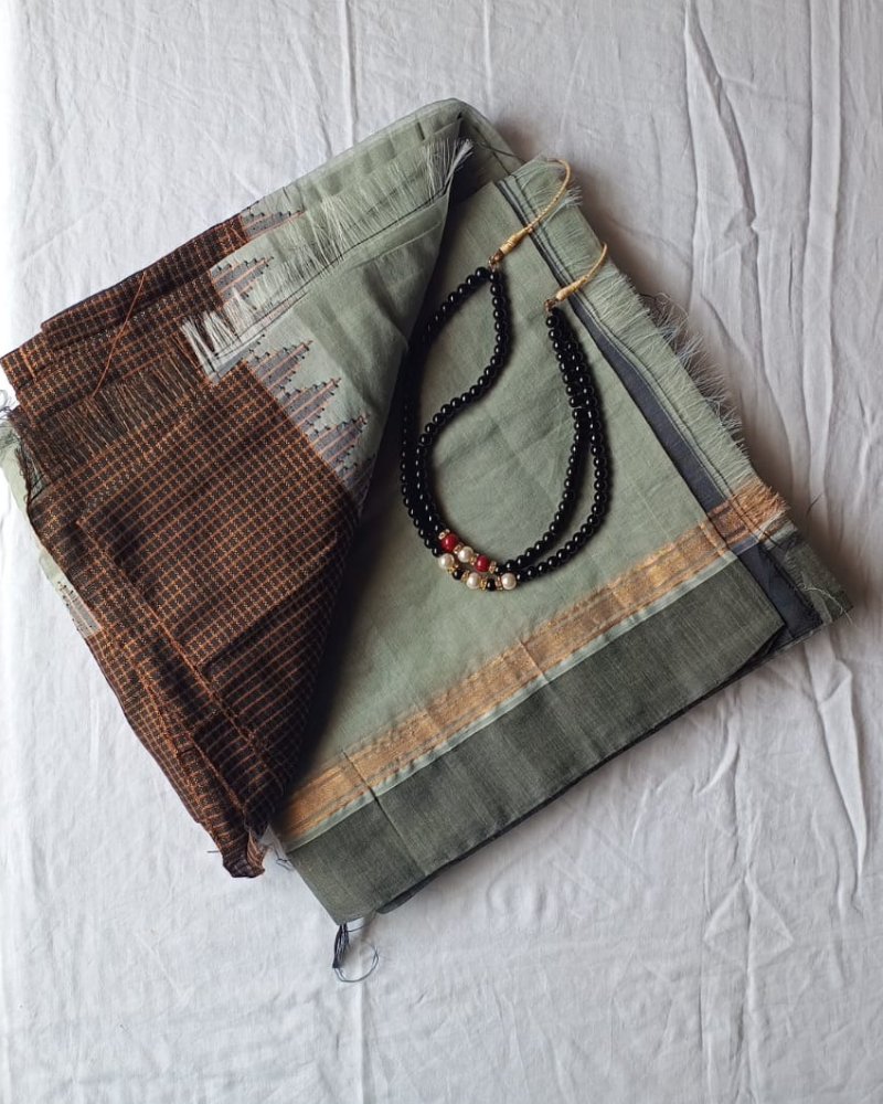 Pastel Grey Gadwal cotton Fancy Border saree