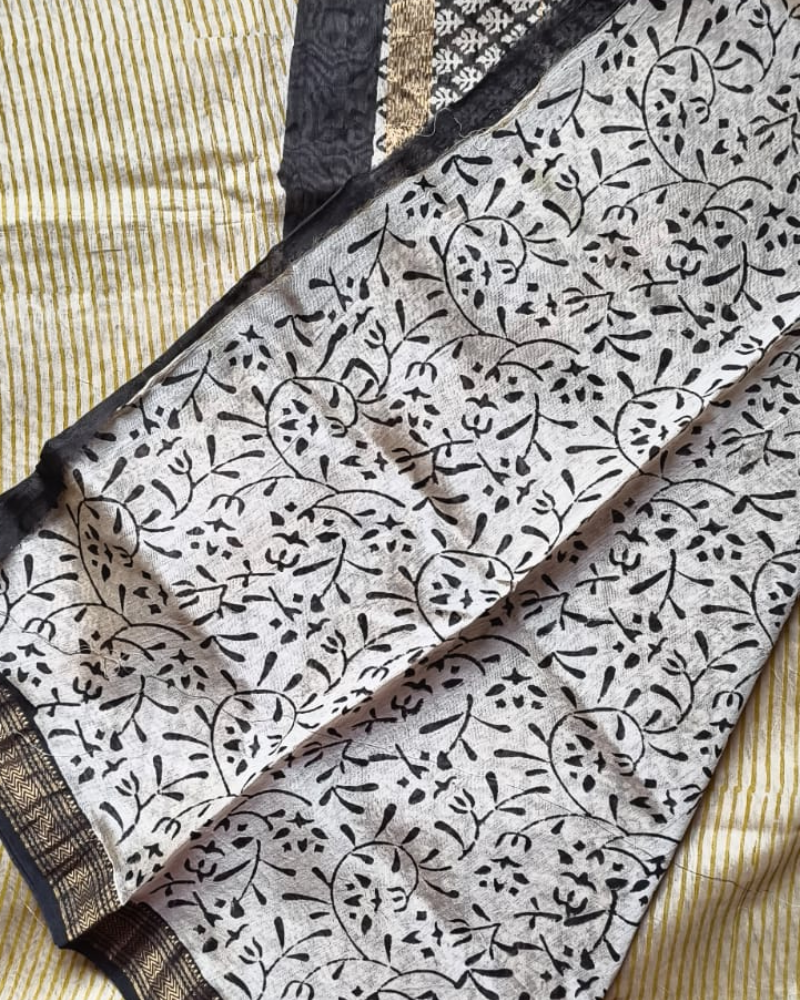 Ivory color Semi Maheshwari silk saree